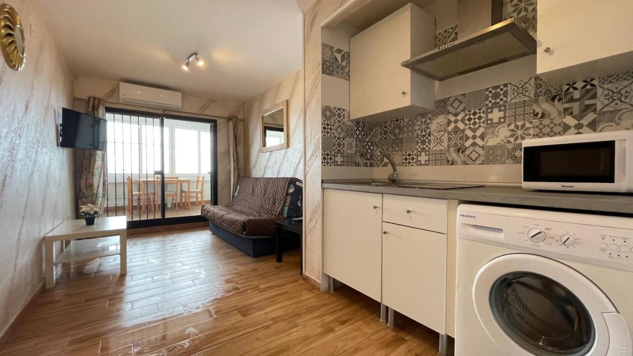 Apartamento Primera Linea Apartment Benalmadena Bagian luar foto